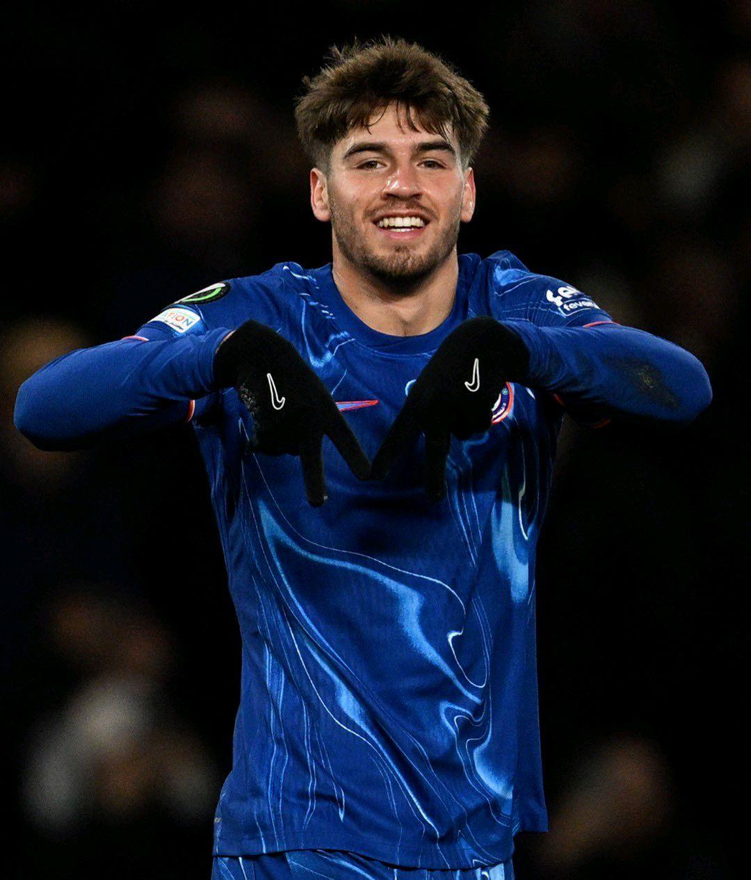 英雄联盟2025总决赛-欧冠赛程吃紧，切尔西关键时刻刷新队史纪录，压力陡增，高层口径保持一致的简单介绍